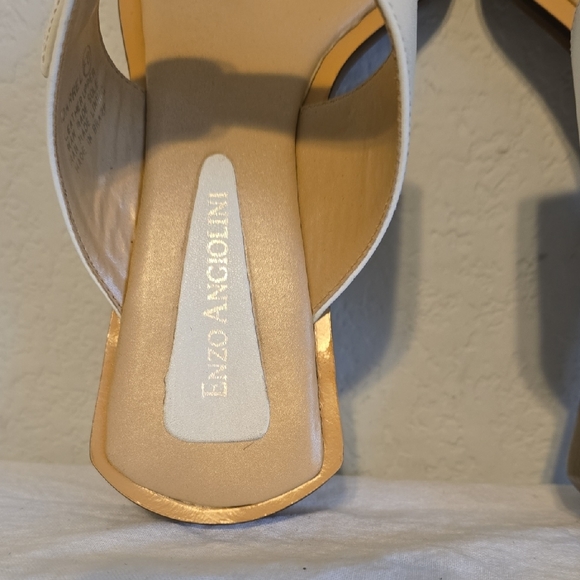 Enzo Angiolini Cream Sandals for Women. Made In Brazil. Size 8 - Picture 9 of 16